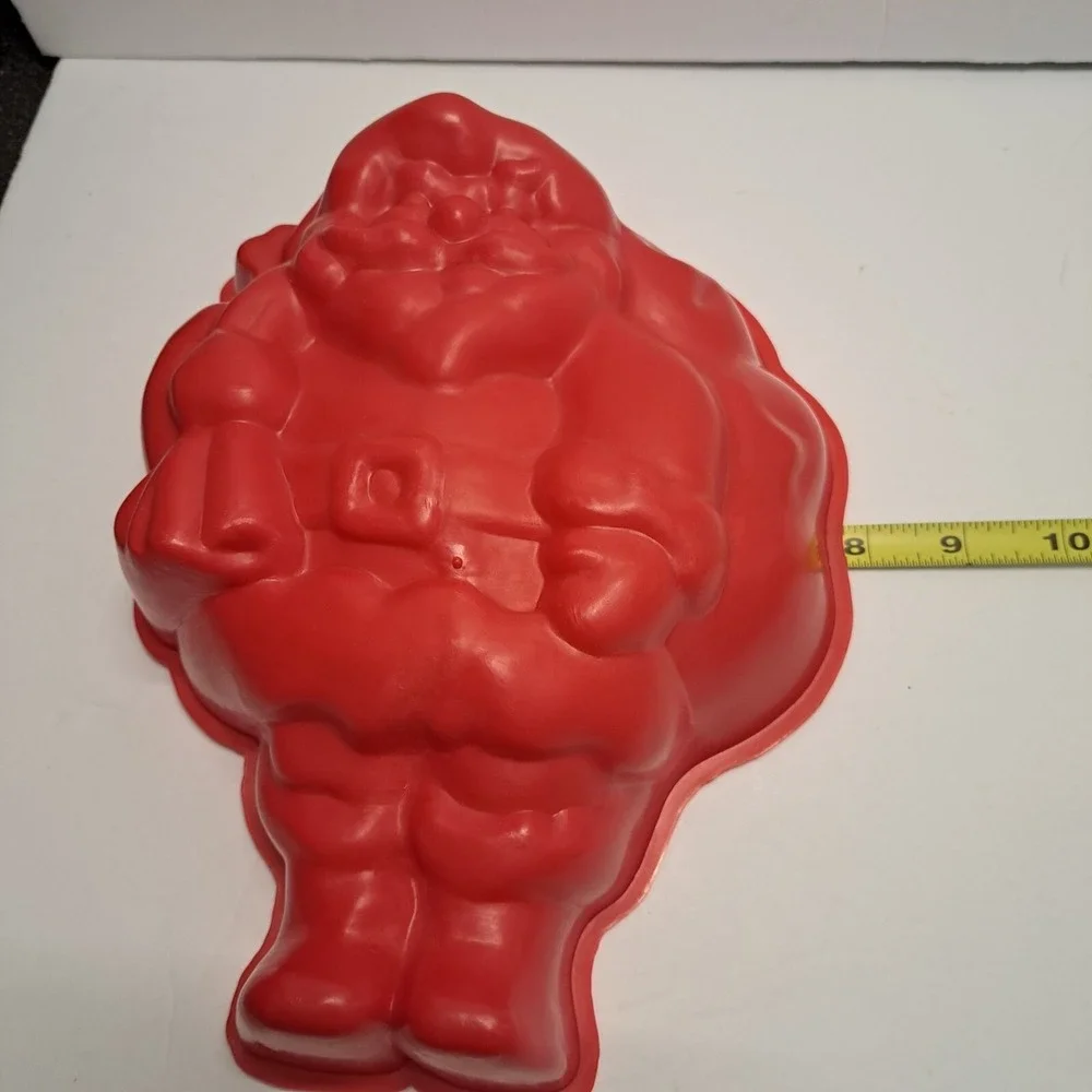 Christmas Holiday Entertain Santa Claus Gelatin Mold Plastic Tall Red 11